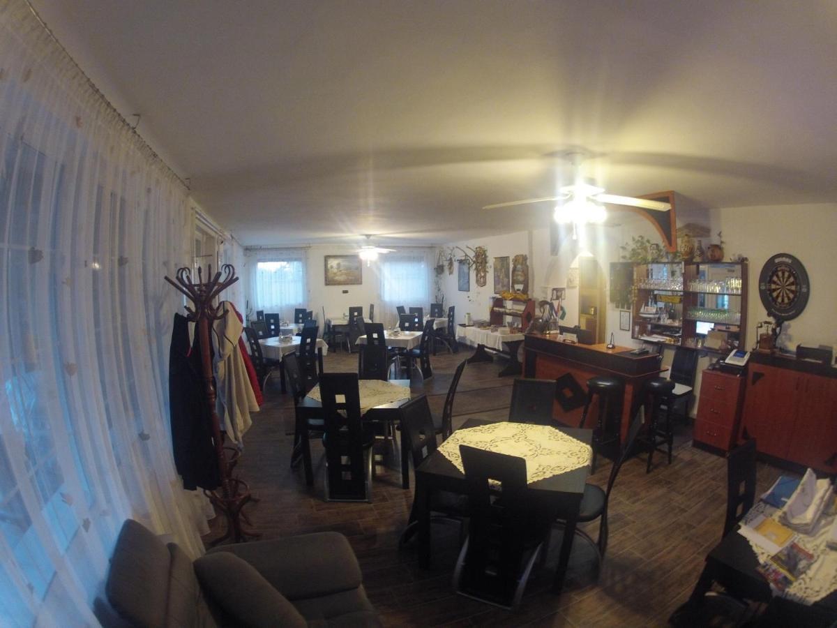 Olympos Panzio Hotel Budaörs Eksteriør billede