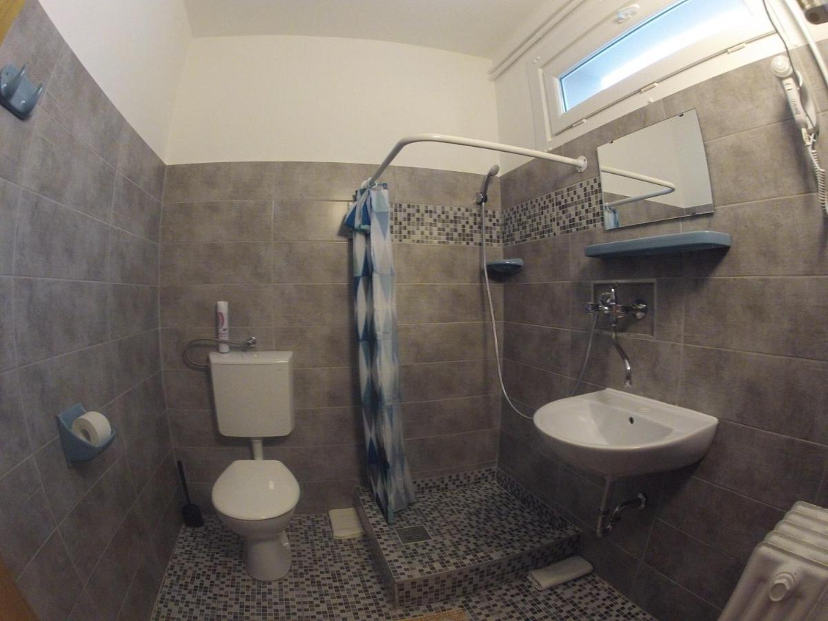 Olympos Panzio Hotel Budaörs Eksteriør billede